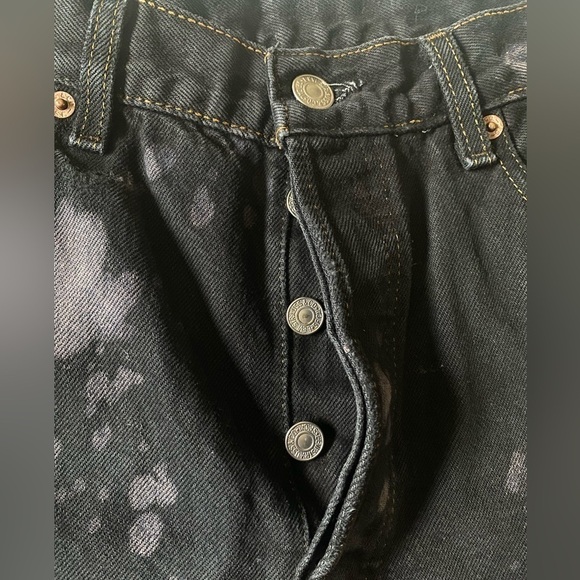 Levi’s - Vintage cut off black distressed acid wash denim shorts - Picture 3 of 13